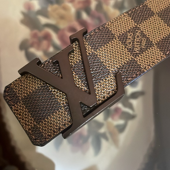 Louis Vuitton LV Initials Damier 40mm Belt - Picture 13 of 17